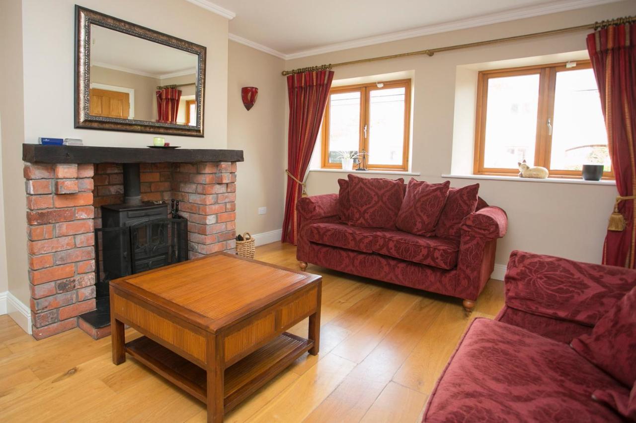 Decoy Country Cottages Navan Exterior foto