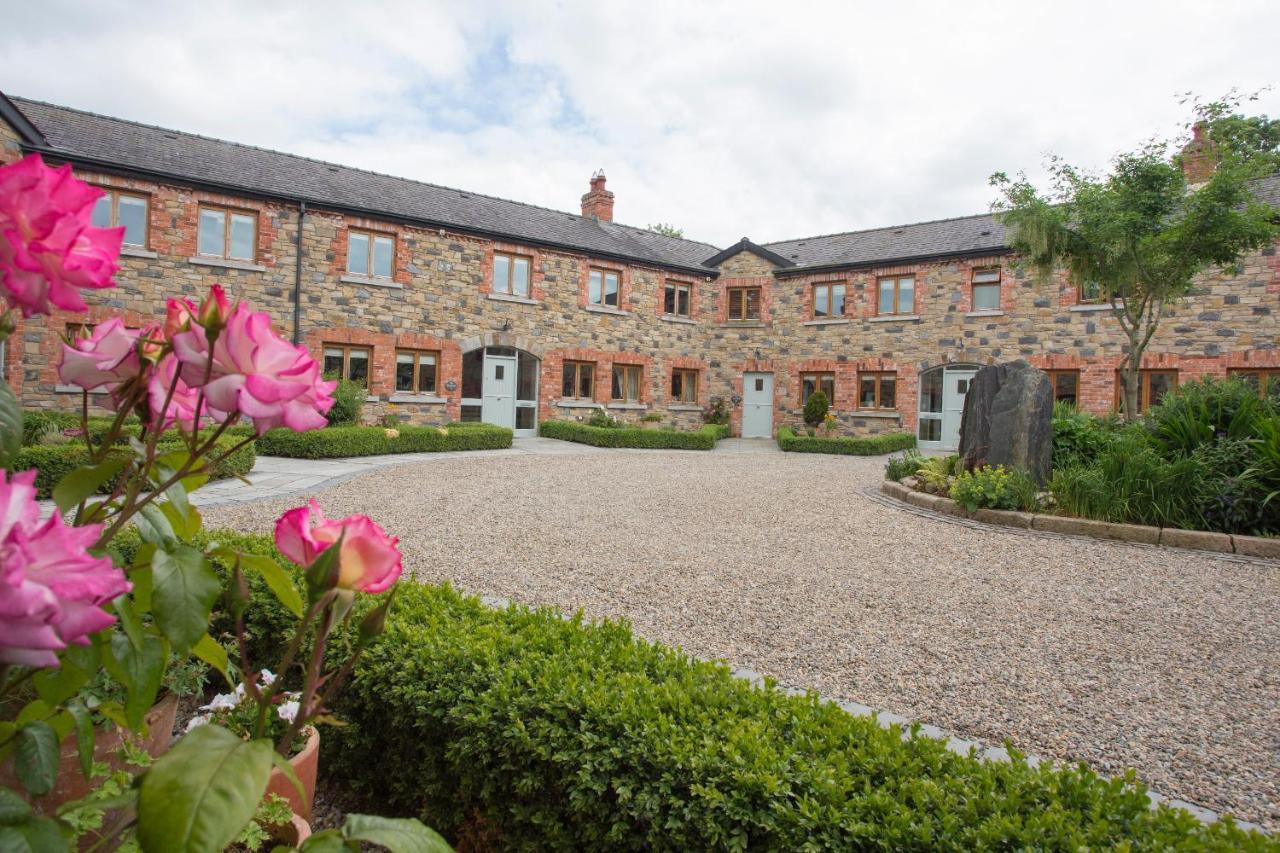 Decoy Country Cottages Navan Exterior foto